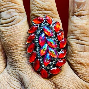 Vintage Style Oval Cocktail Stretch Ring w/Coral Red and Orange Gemstone. Size 7